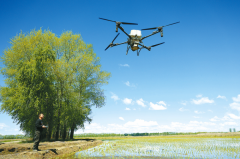 <b>现代农机配备奔驰“黑土粮仓”</b>